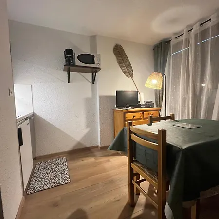 Apartment Cosy A Avec Terrasse Et Parking - Fr-1-498-92 *